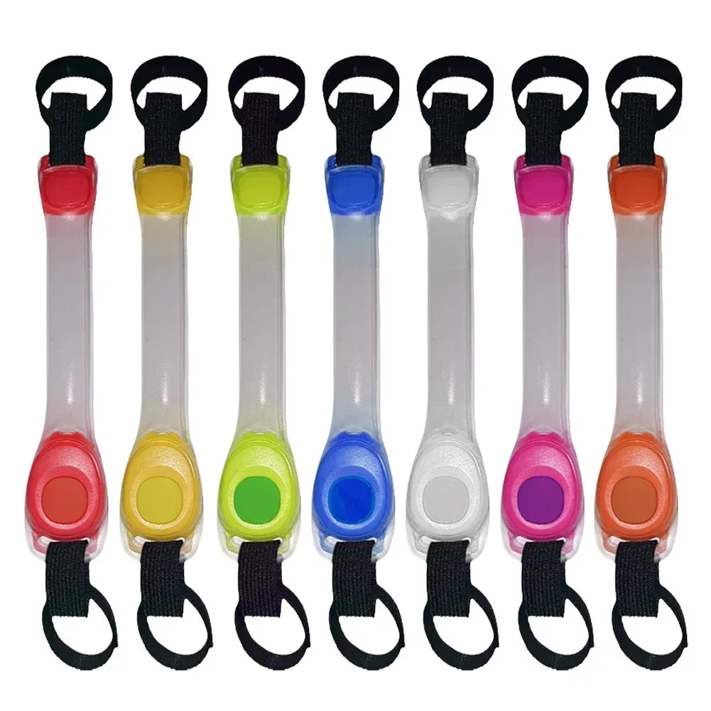 Leuchtendes Anti-Verlust-Sicherheitshalsband für Hunde, wasserdicht, mit mehrfarbigen Anhängern und blinkendem LED-Band für draußen, Sichtbarkeit bei Nacht